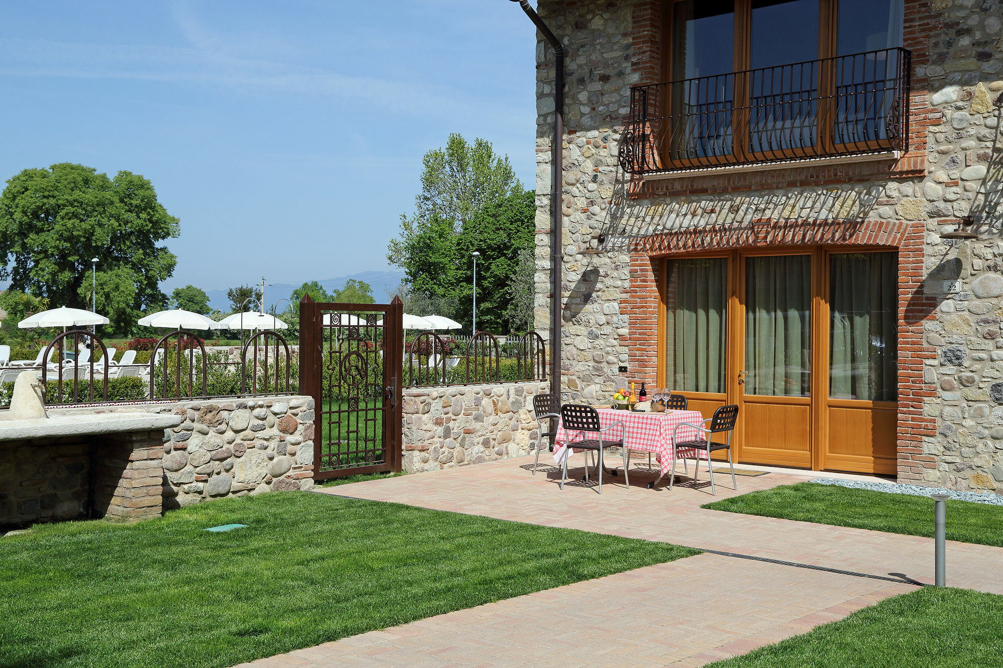لاتيزي Residence Borgo Mondragon المظهر الخارجي الصورة